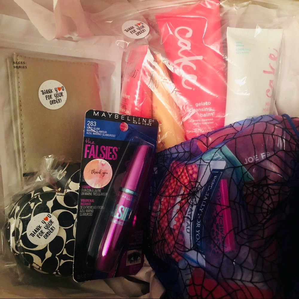 💋 Welcome Poshers 💋 - Picture 12 of 16